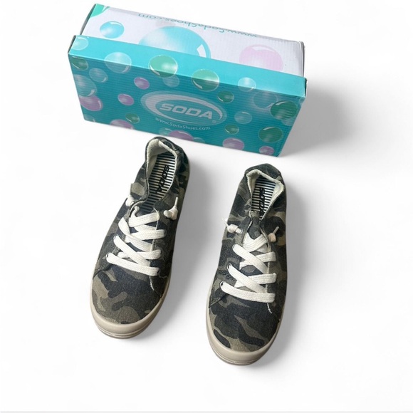 Camo Lace Up Slip On Sneakers‎ - Picture 1 of 16